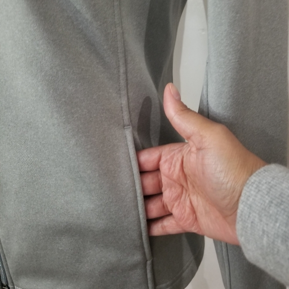 UNIQLO ZIP UP HOODED JACKET - Picture 5 of 8